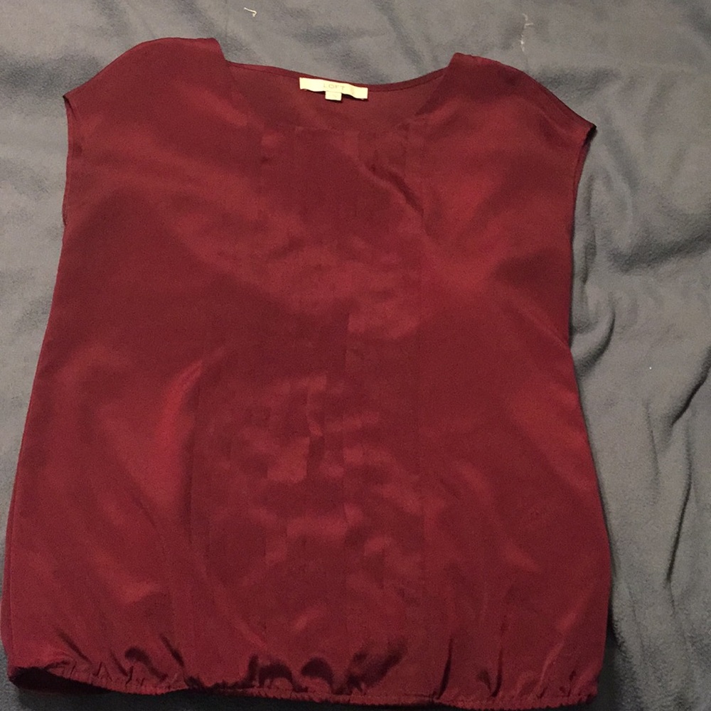 Size small maroon LOFT top with detail front